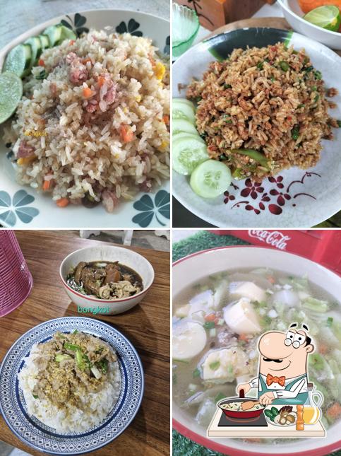 ก๋วยเตี๋ยวไก่มะระหน้าโรงพักBySasikan