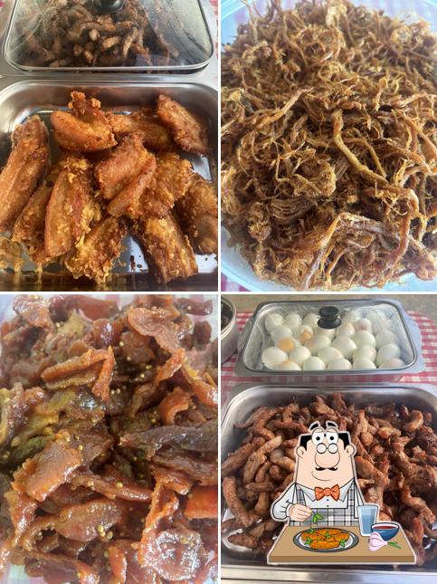 โก๊ภู ข้าวเหนียวหมูทอด