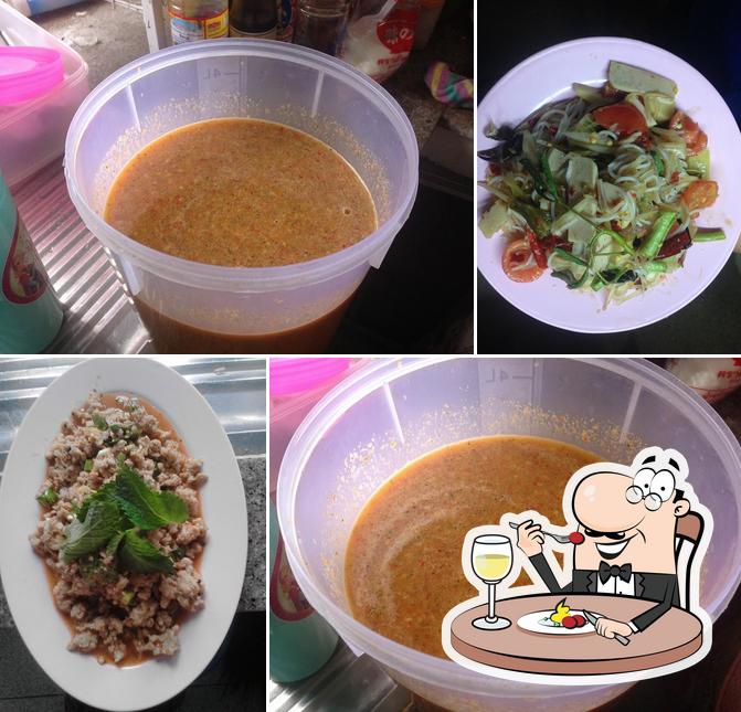 ร้านเจ๊ญา ลาบ น้ำตก หน้าอินโด-บางปะอิน