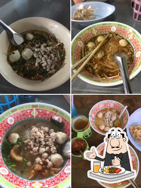 ก๋วยเตี๋ยวเจ๊แขก รสเด็ด