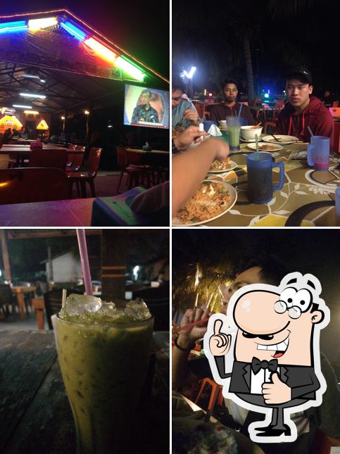 Azwan Seafood Corner