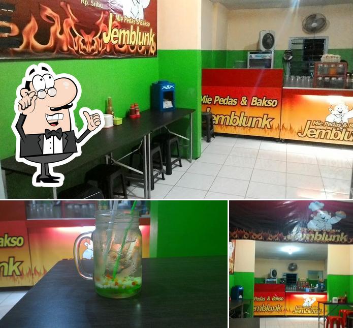 Mie Pedas & Bakso Jemblunk