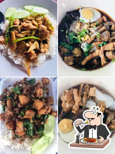 ครัวออมสิน ก๋วยจั๊บไก่ #ป้าแหม๋วเจ้าเก่า