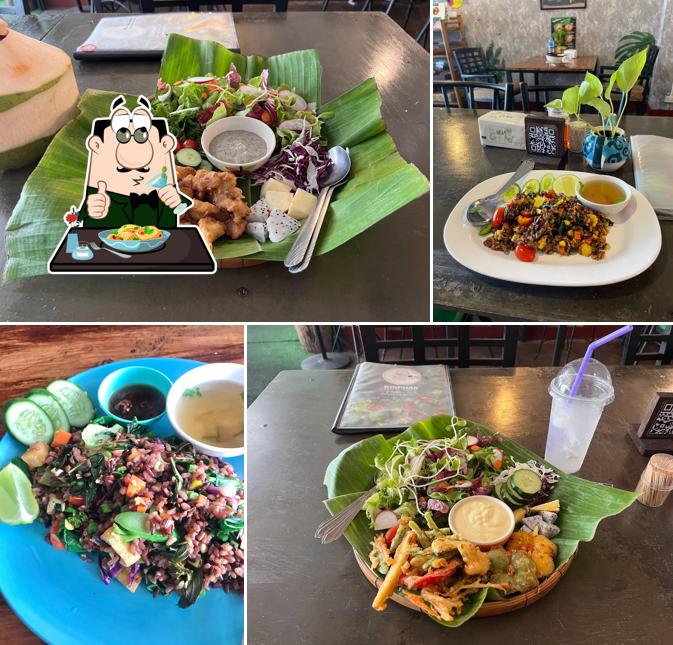 กินผัก คาเฟ่ Kinphak cafe (CM Vegan Food) อาหารเจ Vegan and Vegetarian Food