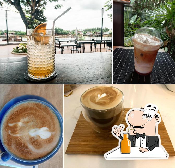 แมนโกรฟ ร้านอาหาร และ คาเฟ่ริมน้ำ ใน ณ ทรีธารา รีสอร์ต (Mangrove Cafe & Restaurant Amphawa Riverfront)
