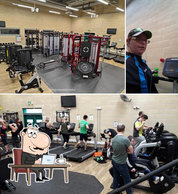 Fishguard Leisure Centre / Canolfan Hamdden Abergwaun