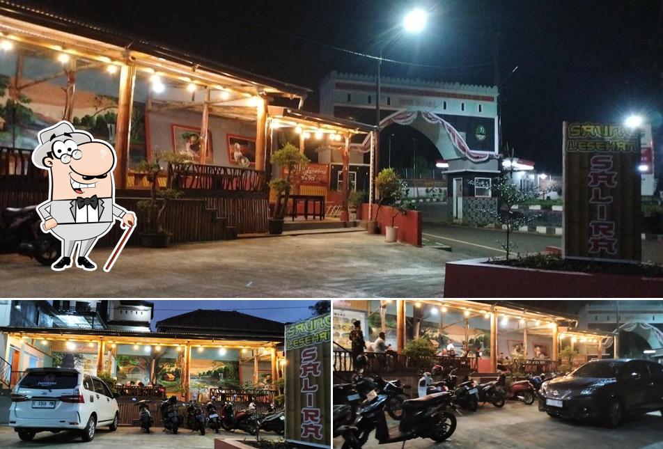Saung Lesehan Salira