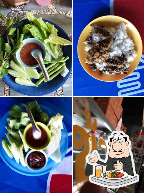 ร้านข้าวแกงปักใต้ ขนมจีนน้ำยา