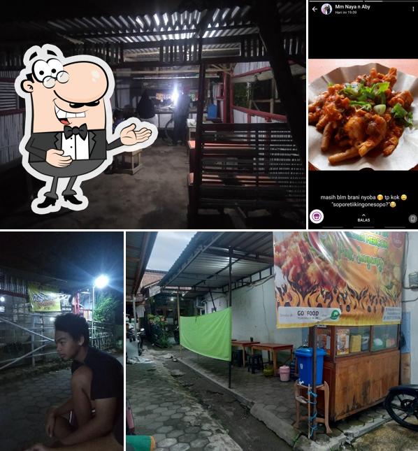 Seblak Nyinyir dan Ceker Mercon Pak Sugeng
