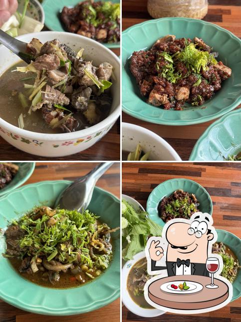 ร้านลาบต้นโพธิ์ (ลาบ อาหารตามสั่ง ก๋วยเตี๋ยว น้ำปั่น ชา กาแฟ)