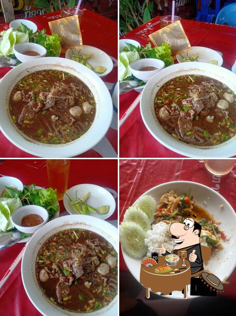 Nang Kesone's restaurant, made-to-order food