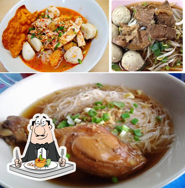 ก๋วยเตี๋ยวแม่พร หมู่บ้านอรัญญาวิลล์ ซอยมังกร
