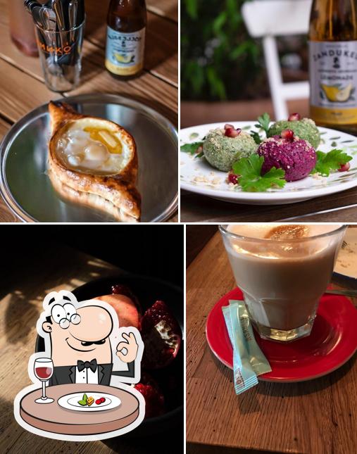 Еда в "Дзамико"