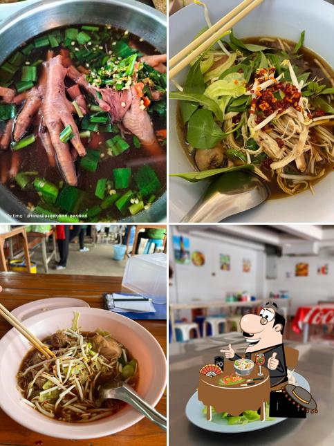 Delicious Bitter Melon Chicken Noodles by Suphamet