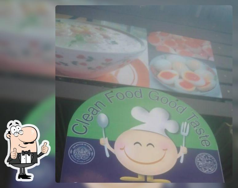 ร้านข้าวต้มรถตุ๊กตุ๊ก