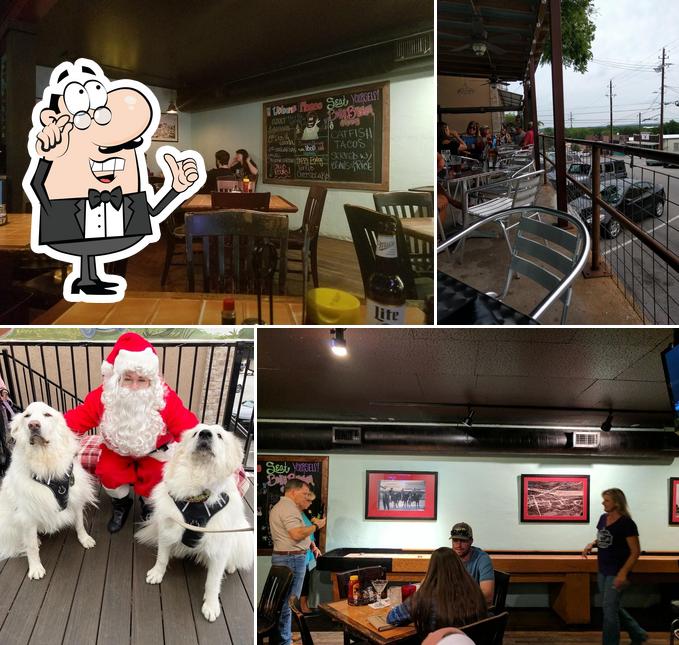 Rae's Rbar & Grill