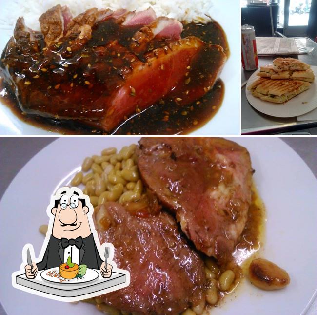 Paninis Club Cafe