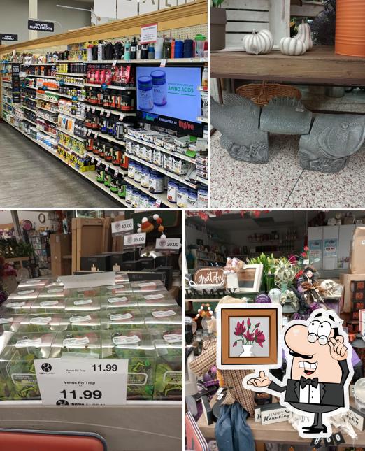 Hy-Vee Grocery Store