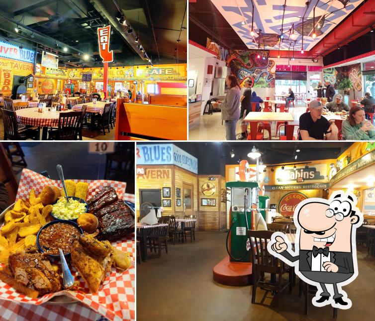 Famous Dave's Bar-B-Que