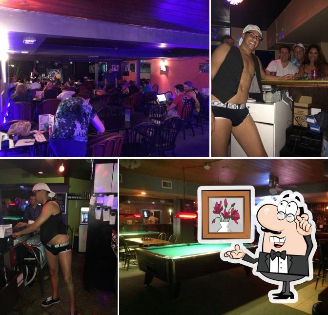 Zipperz Bar