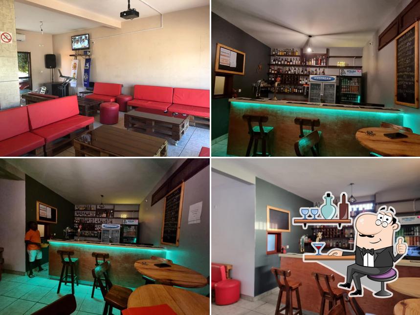 Malas Bar, Restaurant & Lounge