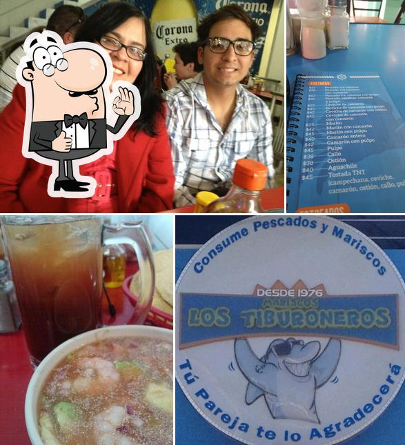 Mariscos Los Tiburoneros