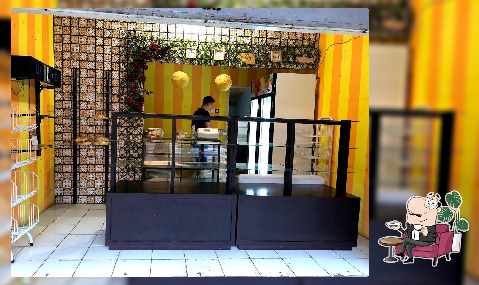Crown Bakery Tomohon