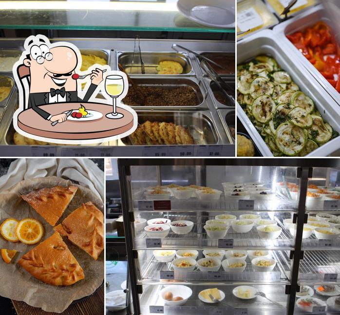 Еда в "Ватрушкине"