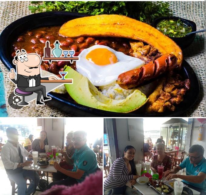 RESTAURANTE AQUÍ ES MARTÍCA
