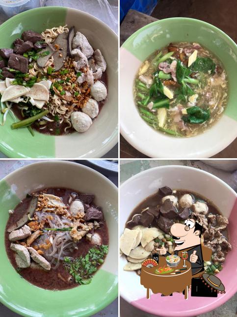 ร้านก๋วยเตี๋ยวผู้สาวขาเลาะ