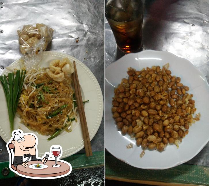 ร้านผัดไทลุงต๋อย
