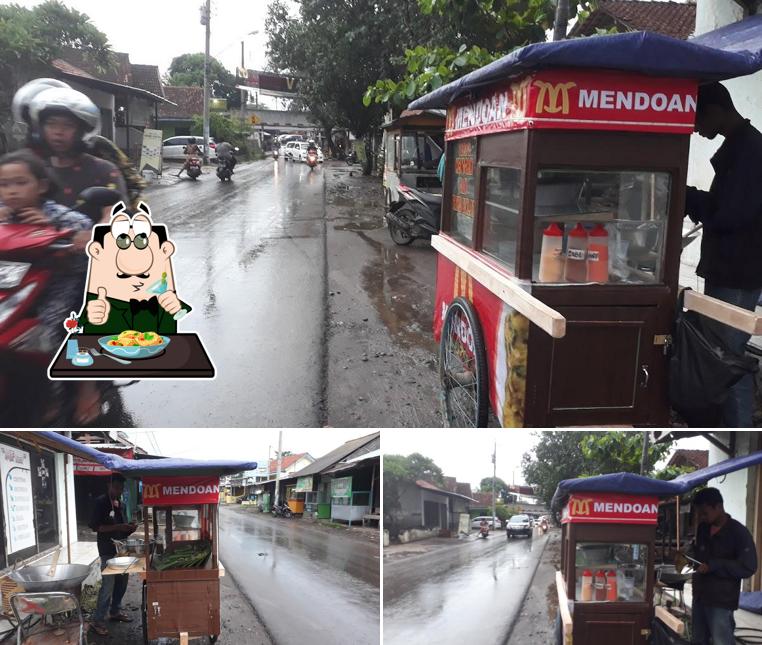 Tempe Mendoan dan Tahu Bulat