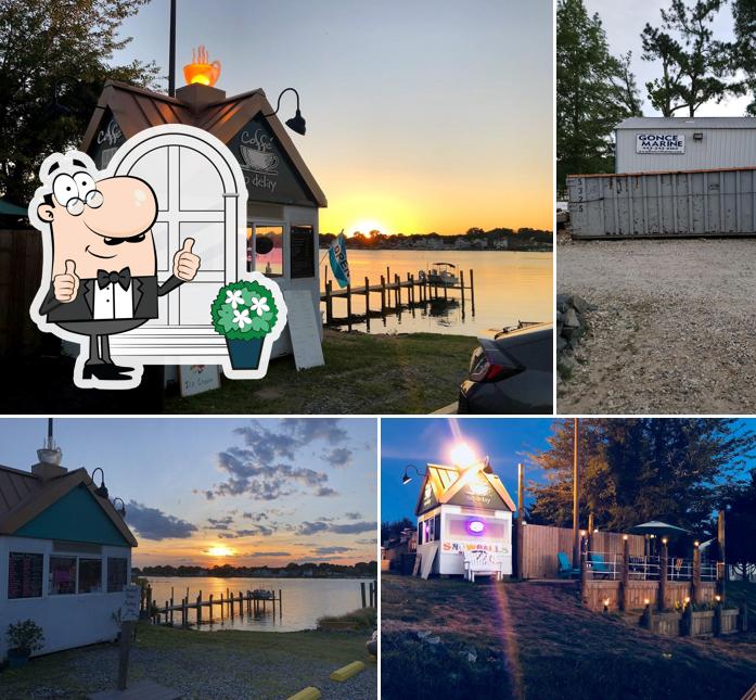 Gonce Marine Ice Cream / Snowball Stand
