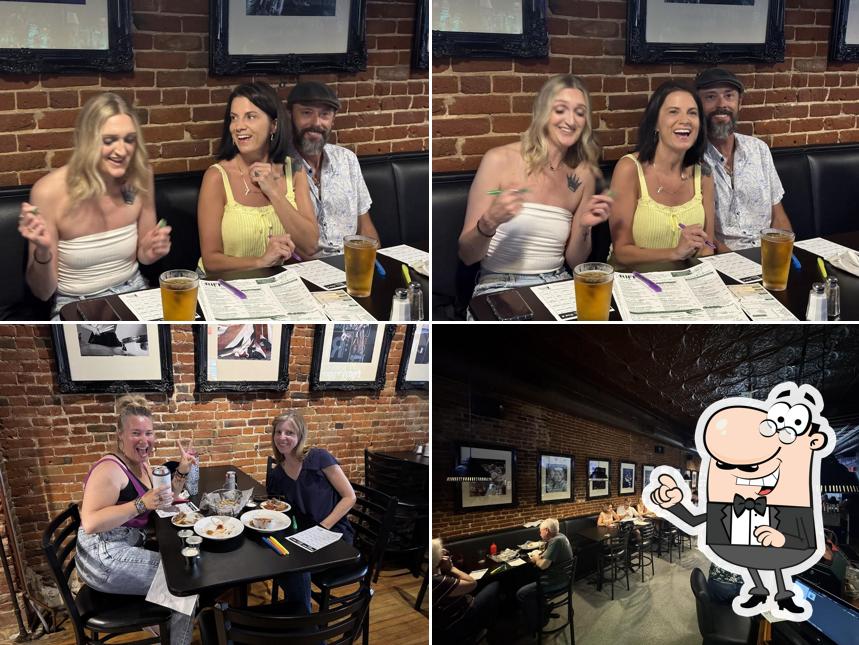 Riffs Pub & Patio