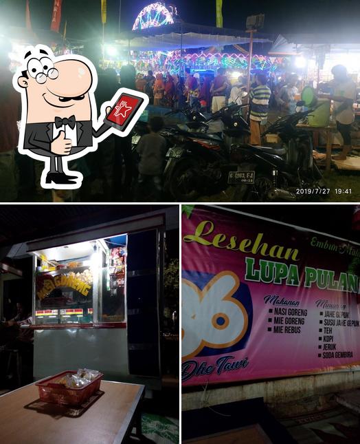 Lesehan Lupa Pulang