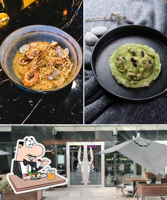 В Находка есть еда, внутреннее оформление и многое другое