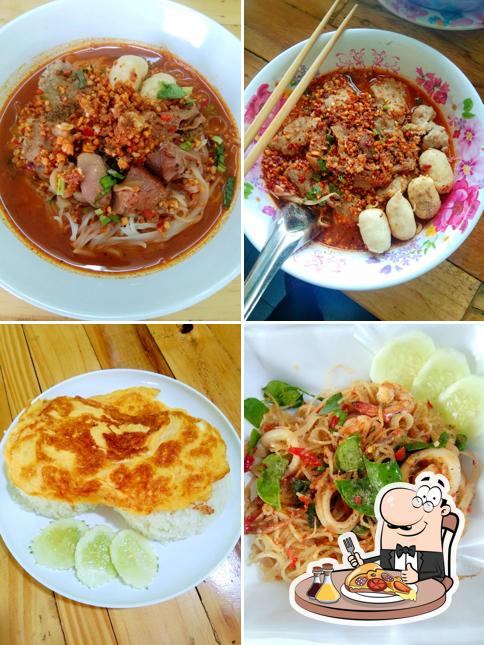 ก๋วยเตี๋ยวบะช่อหมูตุ๋น อาหารตามสั่ง Phuketis 8