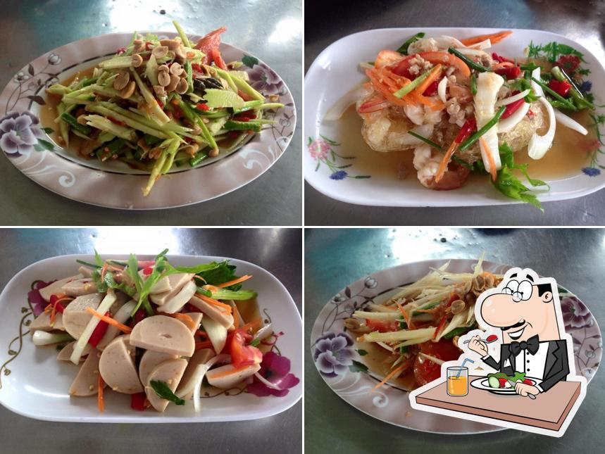 ลาบลุงเปลื้องถนนขวาง Phuket