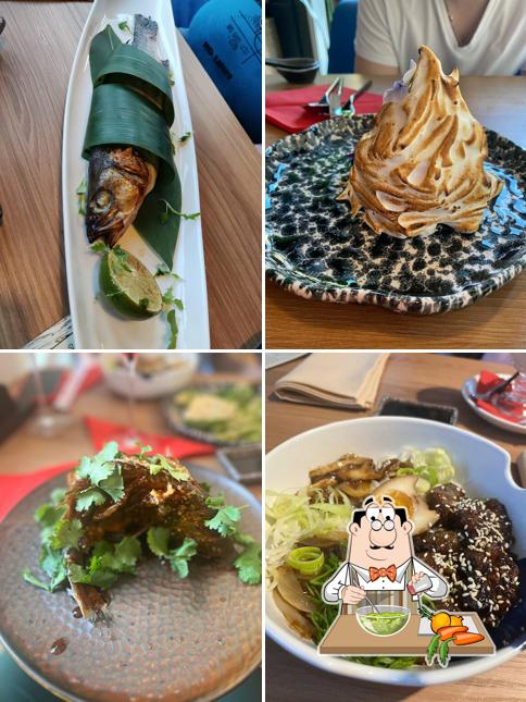 Салат из морских водорослей в "True Asia"