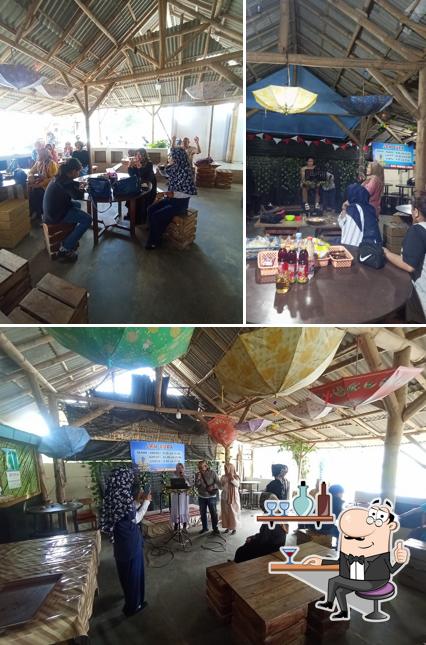 Karaoke Kedai Pojok IC
