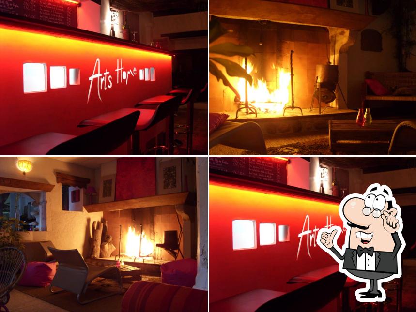 Les Arts Home