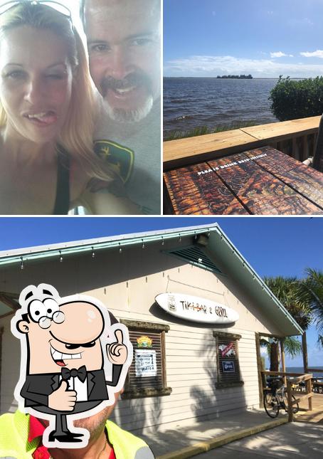 Suzy's Tiki Bar