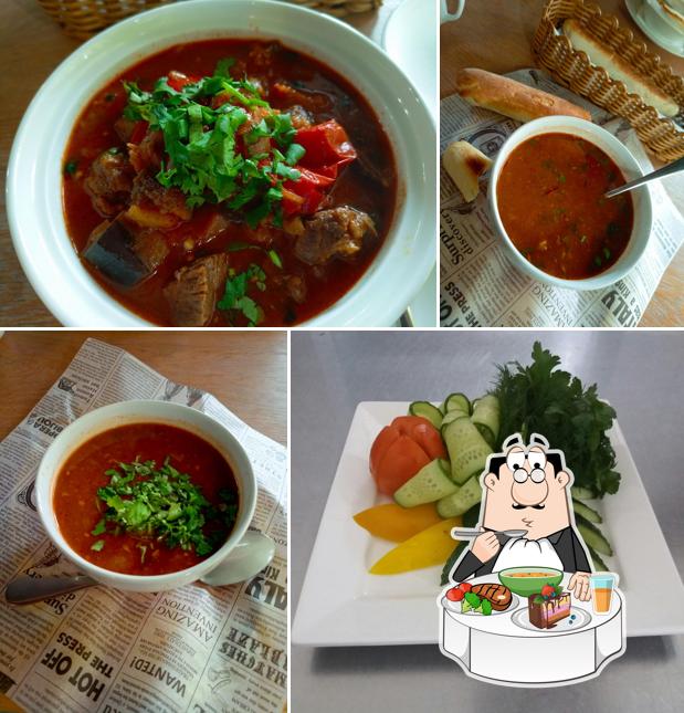 Китайский кисло-острый суп в "Три кедра"