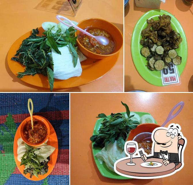 Pak Tri’s Fried Duck