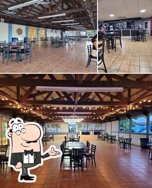El Tiburon Bar & Grill