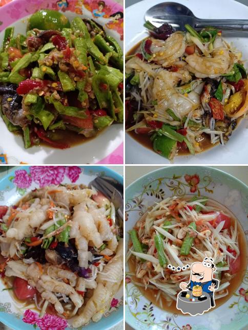 ร้านเจ๊น้อยส้มตำแสบปาก