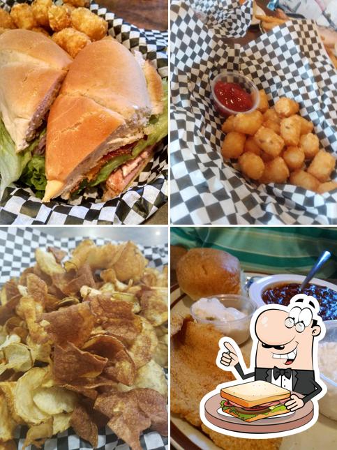 Tractor's Bbq And Grill