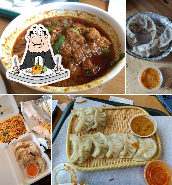 Mom's MoMo and Deli
