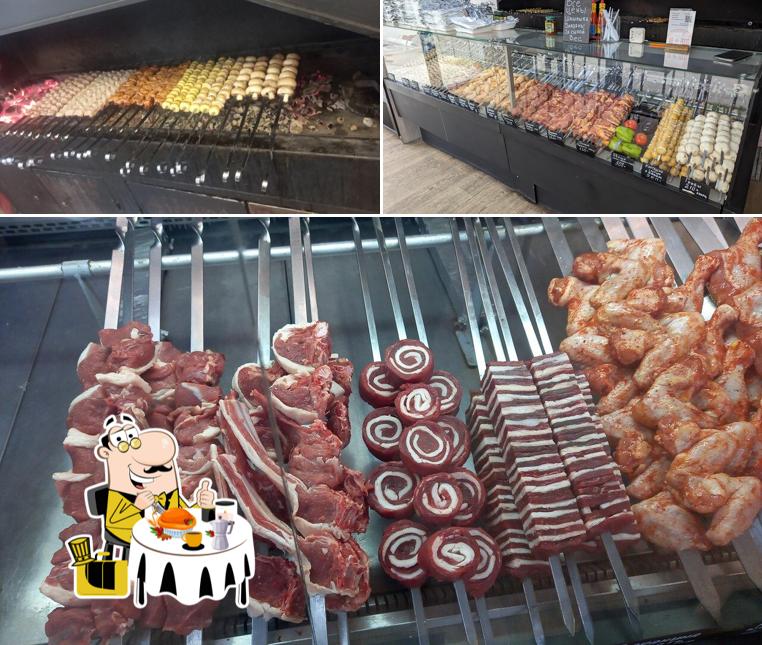 Посмотрите на это изображение, где видны еда и внутреннее оформление в Мясо