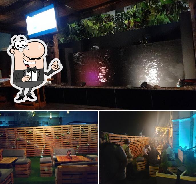 Lex Bar & Grill